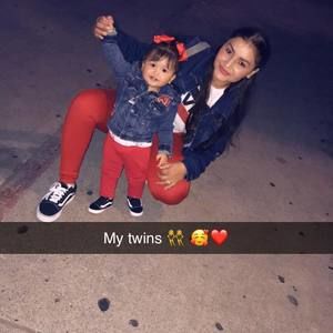 Meet your Posher, Estefany